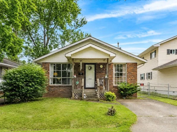 2009 Wilson Ave, Saint Albans, WV 25177