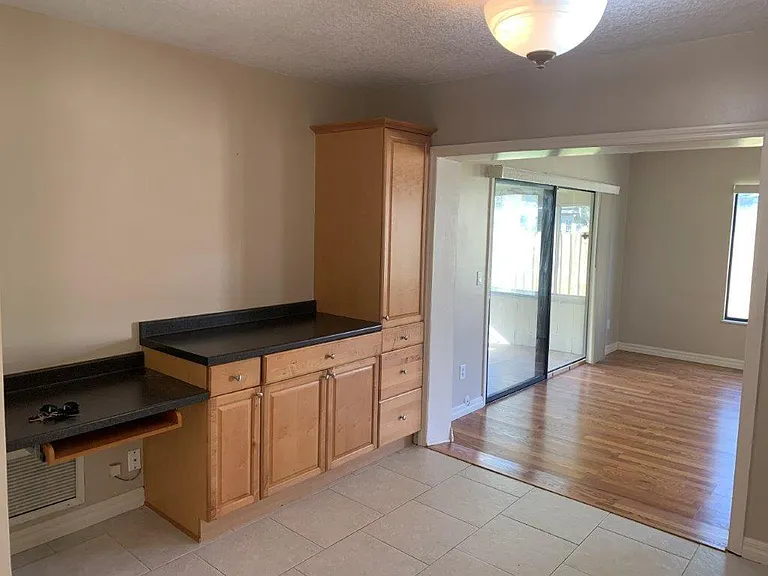700 Green Rd — Photo 8