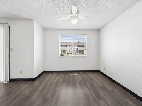 Phoenix Manor / Seville