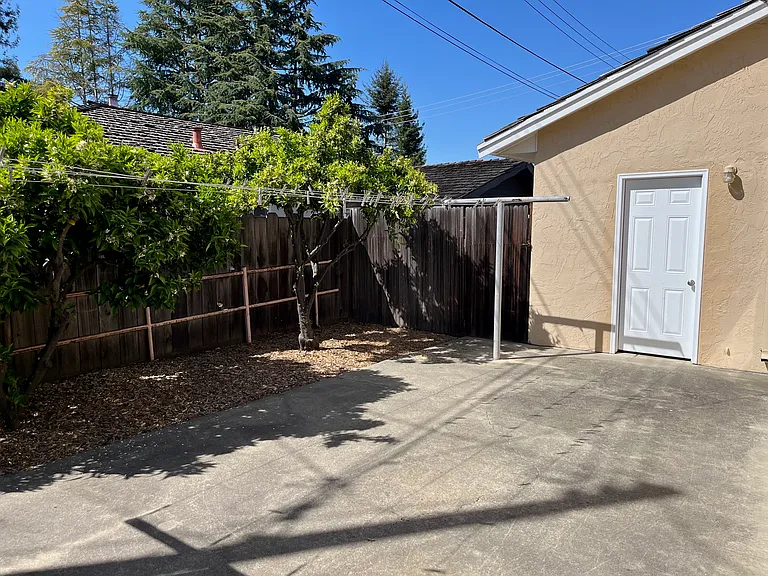 416 Tyrella Ave — Photo 9