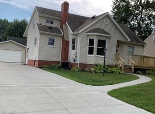 702 E Ford Ave, Barberton, OH 44203