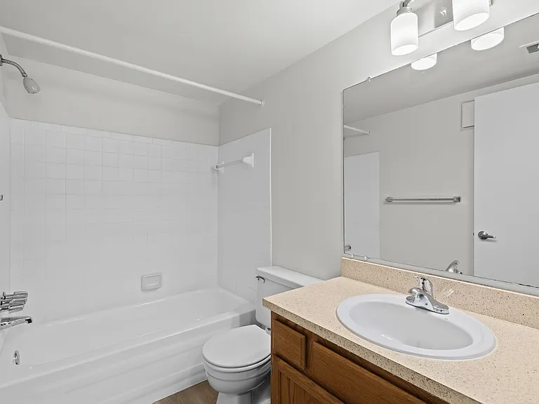 Willow Tree Apartments — Photo 58
