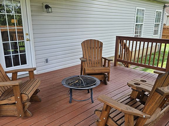 5th image of 152 Sara Cir