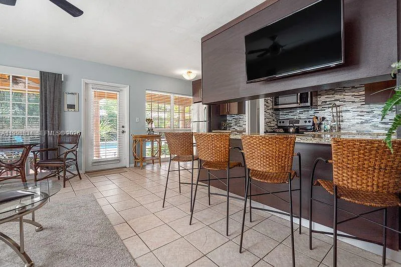 1 bed, 1.0 bath, 750 sqft, $2,900 — Photo 2