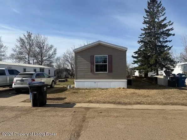 214 A St, Dickinson, ND 58601