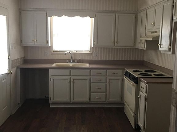 3rd image of 1415 Inglewood Dr