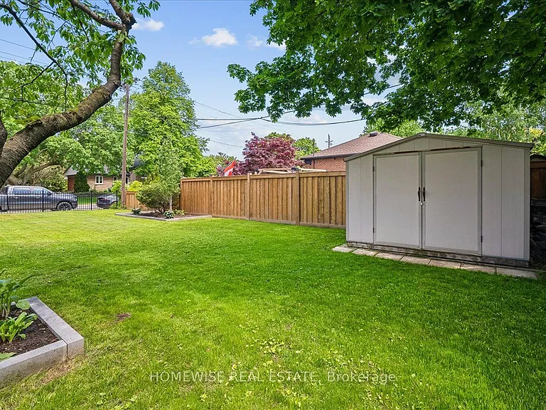 2182 Courtland Dr — Photo 46