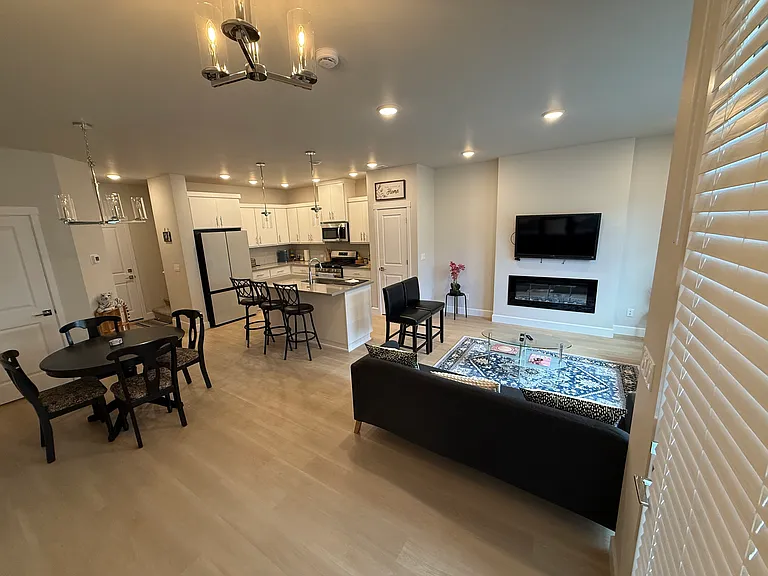 3314 SE Farrow Ln #B — Photo 17