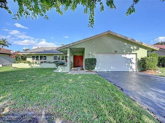 3rd image of 9975 Ramblewood Dr