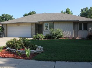 6050 SW 25th St, Topeka, KS 66614