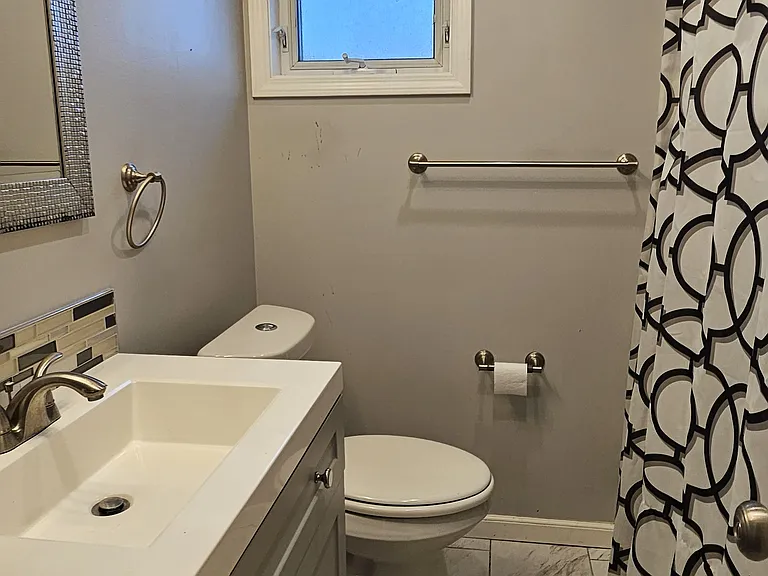 2470 Warren Pkwy — Photo 9