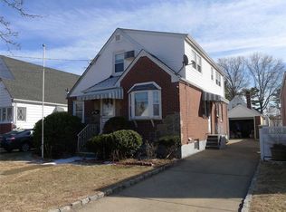1404 Park Ave, New Hyde Park, NY 11040