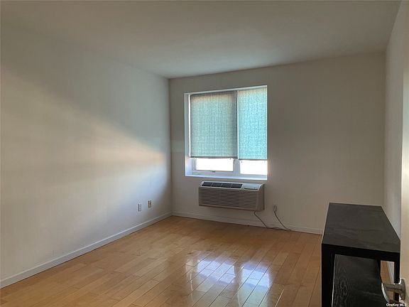 5th image of 112-02 Northern Blvd #5-E