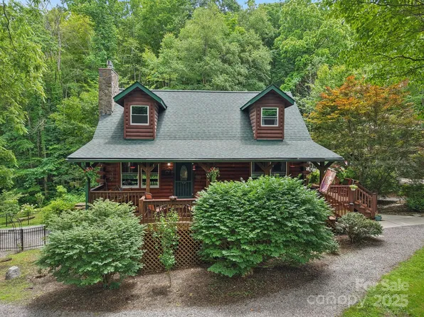 17 Cripple Creek Dr, Waynesville, NC 28785