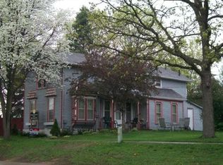 7 S Park St, Darien, WI 53114