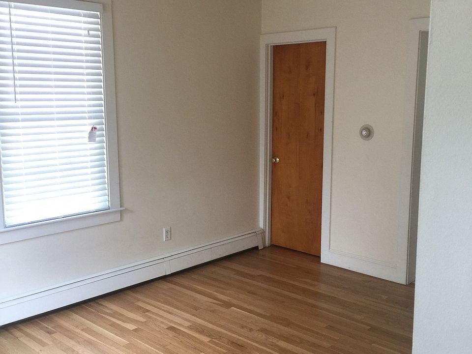 2nd image of 108 Friend St
