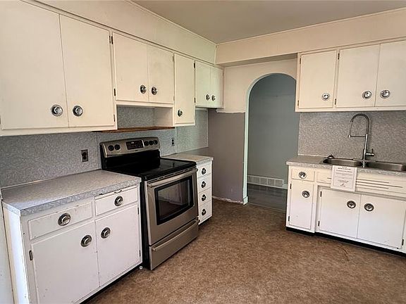 4th image of 1710 Third STREET