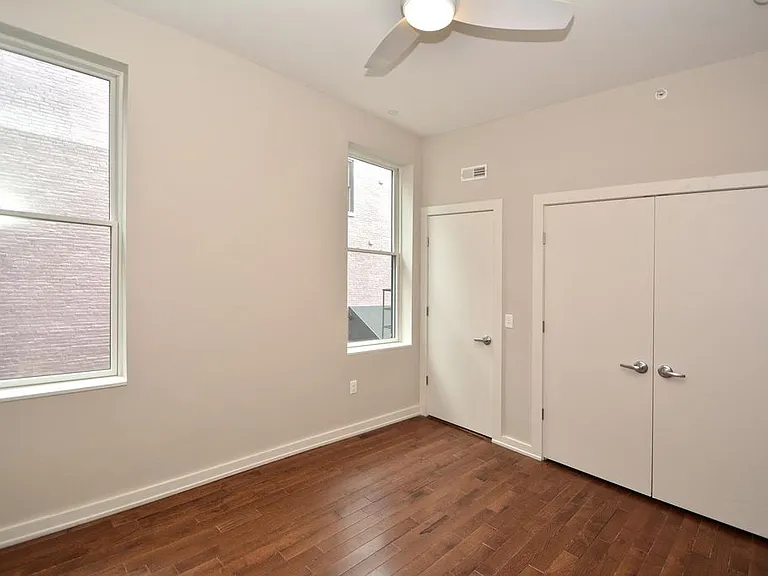 122 W 15th St #222 — Photo 13