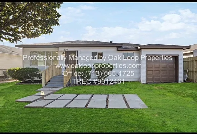 220 Armstrong St — Photo 2