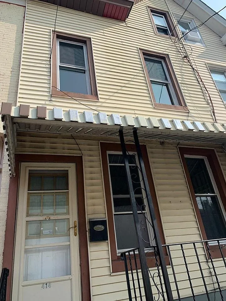 414 Elmer St photo 1