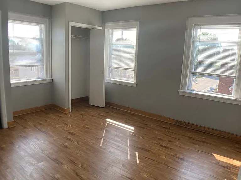 1540 Park Ave — Photo 3