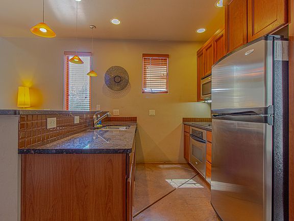 5th image of 428 S 4th Ave #1