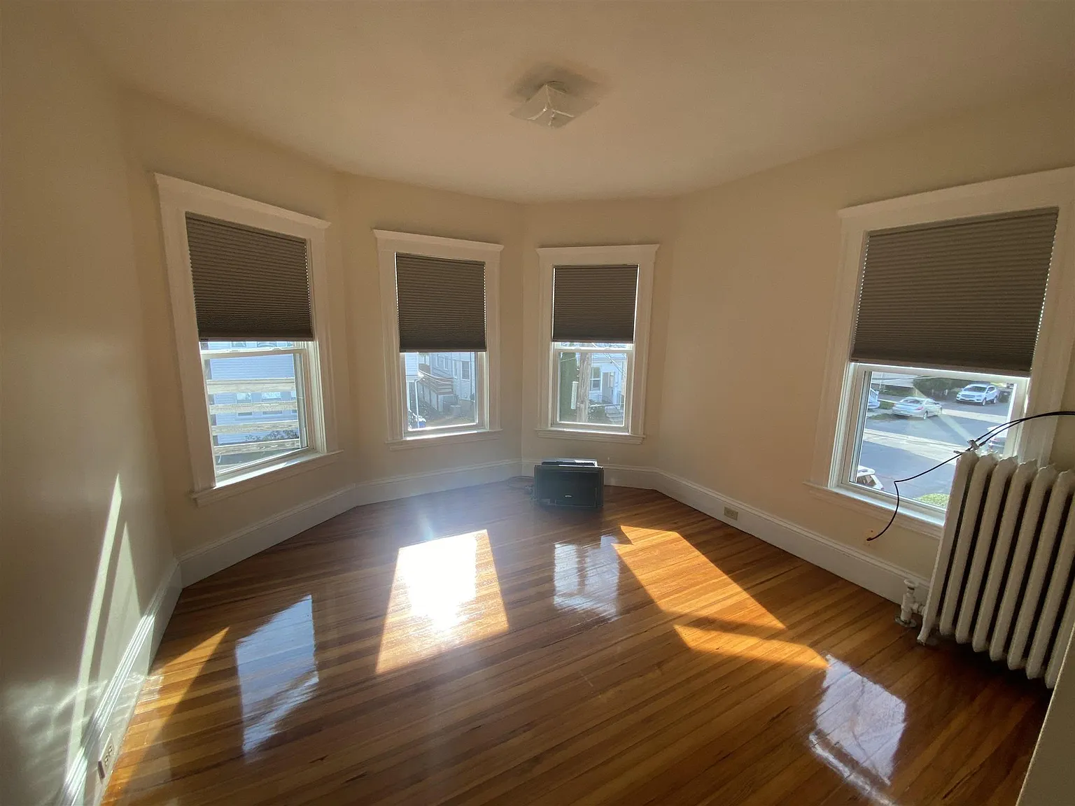 3 bed, 1200 sqft, $2,800 — Photo 4