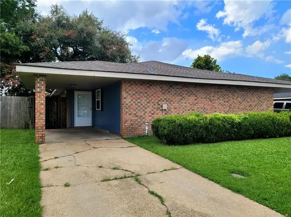 283 Meadows Dr, Destrehan, LA 70047