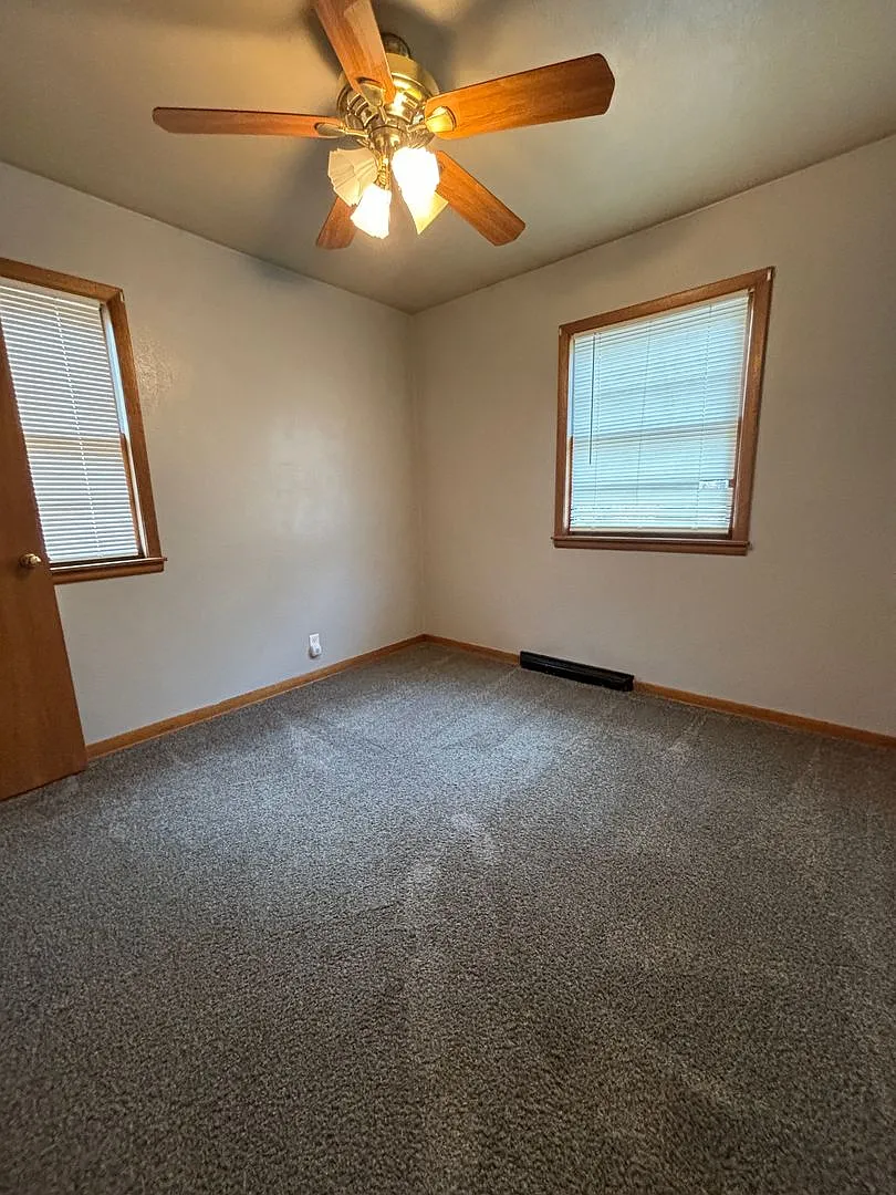2 Bedroom, 1 bathroom home in Waterloo — Photo 4