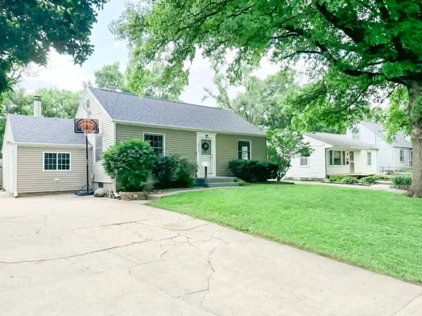 3912 67th St, Urbandale, IA 50322