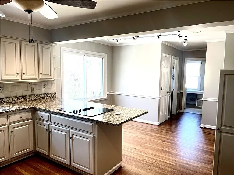 119 Woodlawn Dr NE — Photo 21