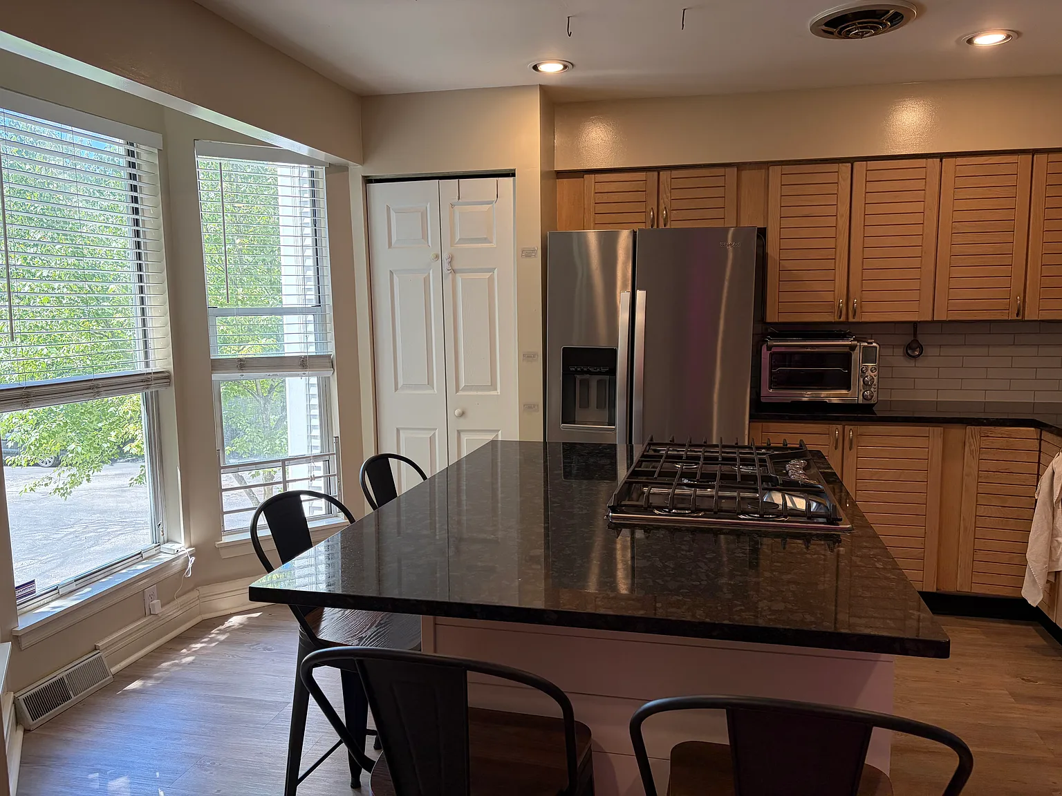 2 bed, 2100 sqft, $2,495 — Photo 4