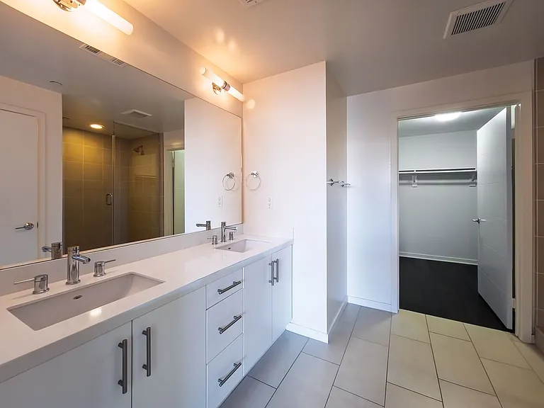 2926 Rowena Ave #2 — Photo 19