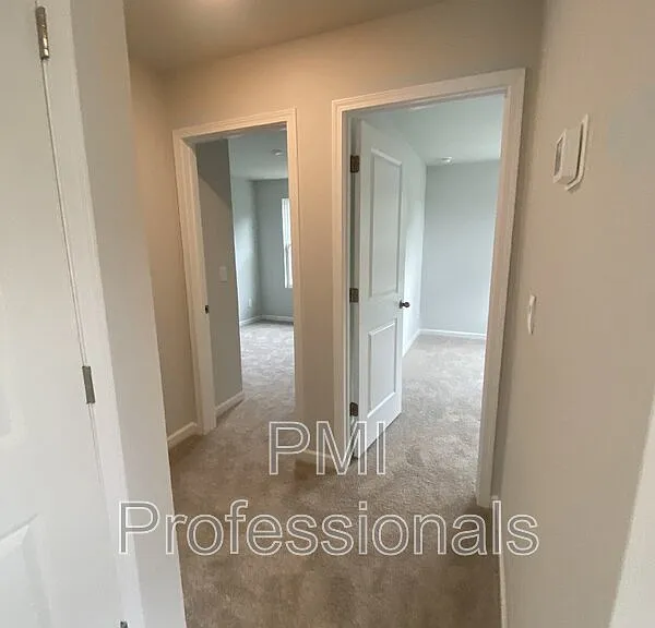 4140 Feetham Dr — Photo 10