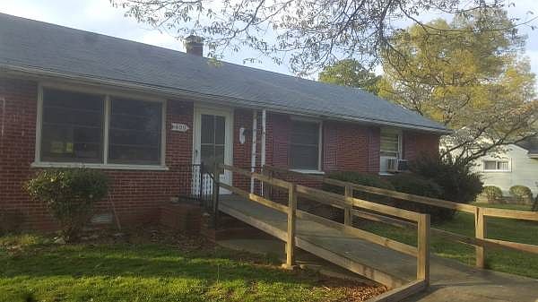 1st image of 409 Huger Dr