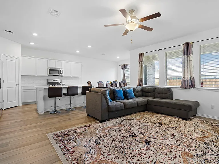 1713 Lake Grove Dr — Photo 17