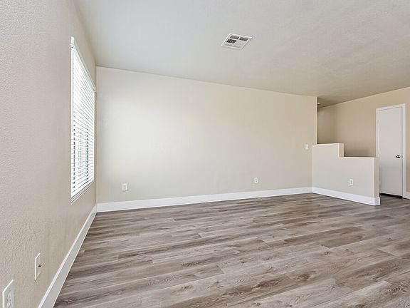 4th image of 1820 Loida Ct