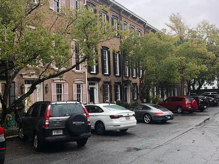 418 E Macon St — Photo 14