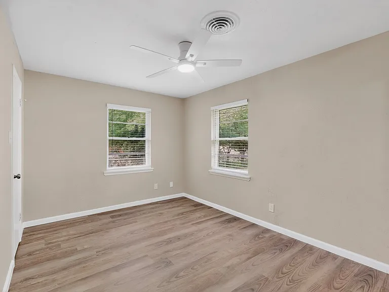 1016 Sproles Dr — Photo 30