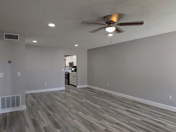 4th image of 725 Northlake Blvd APT 40