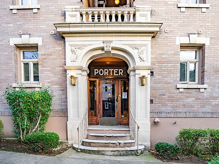 Porter — Photo 11