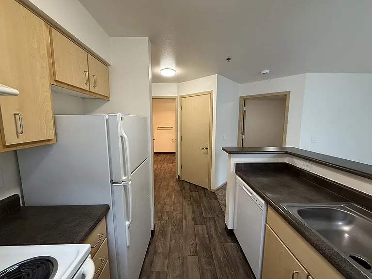 Terrace At Columbia Knoll Apartments — Photo 35