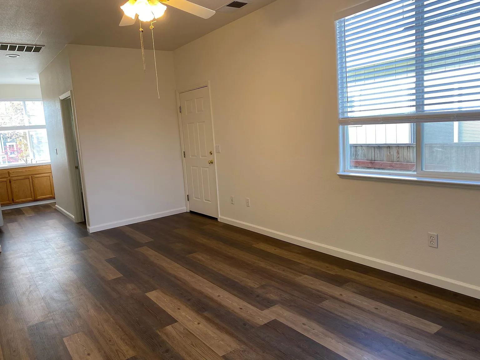 5525 Rainbow Cir — Photo 3