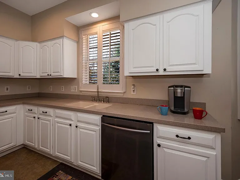 48 Savannah Ct — Photo 22