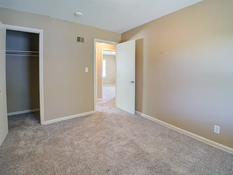 6604 N Campbell St — Photo 9