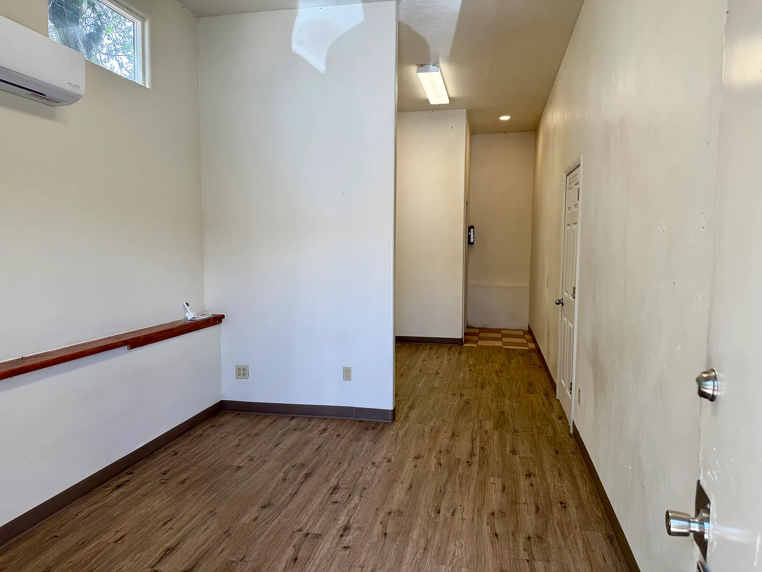 Studio, 300 sqft, $1,100 — Photo 2