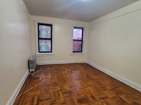5th image of 300 Sullivan Pl APT C-4