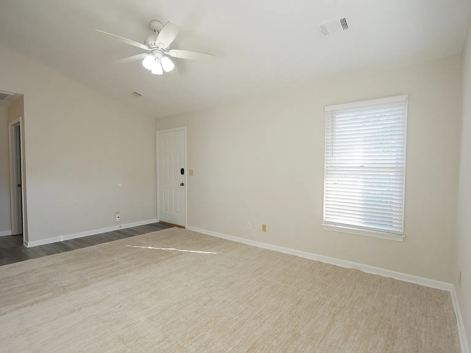 2 bed, 1000 sqft, $1,500 — Photo 3