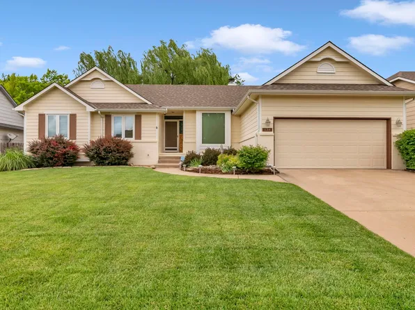 134 S Elm Ct, Andover, KS 67002