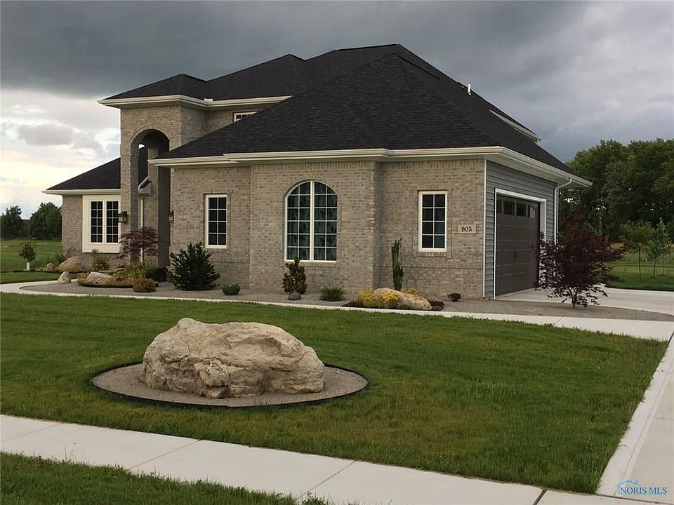 2nd image of 905 Pine Valley Dr